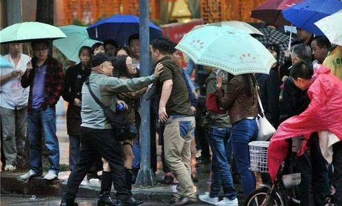 来宾吃瓜群众事件真相视频,真相背后的惊人内幕