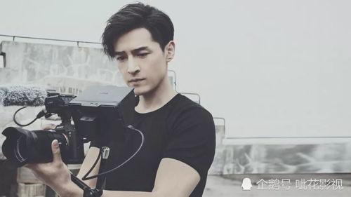 胡歌抱孩子吃瓜视频,温馨瞬间引网友热议