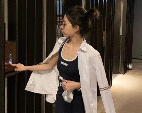 吃瓜网红毁三观视频,毁三观背后的惊人真相