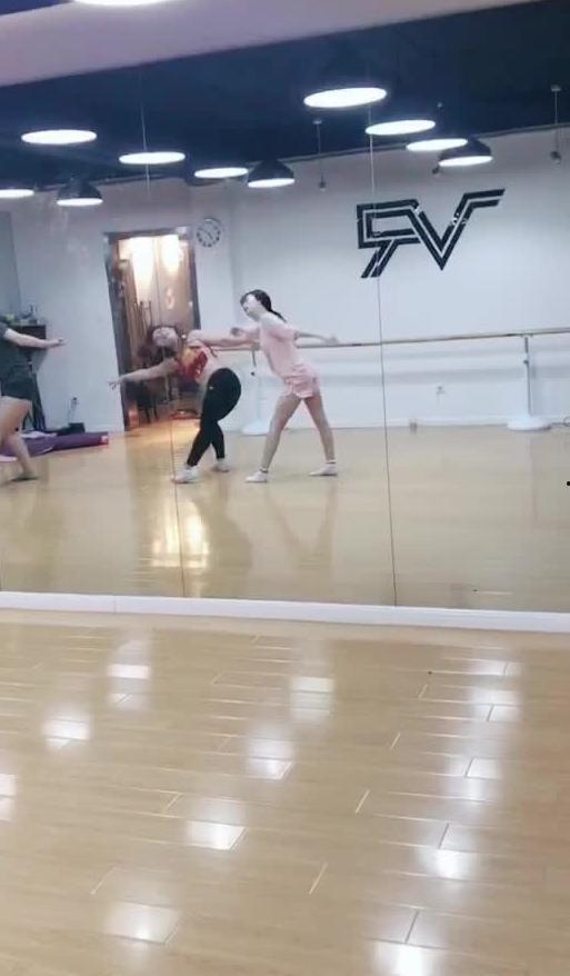 吃瓜跳舞在线视频播放