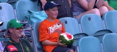 真实吃瓜 小男孩视频在线观看,萌态可掬，网友直呼可爱爆表