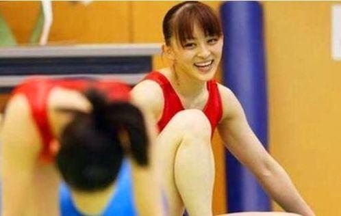 体操队长吃瓜视频播放在线观看