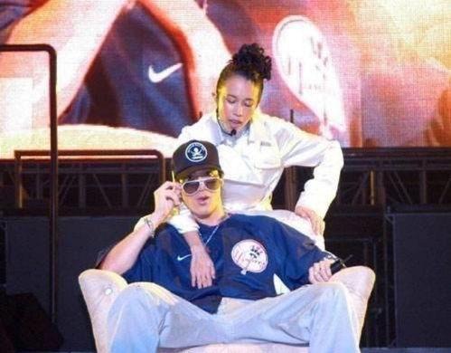 大家都在吃瓜的视频,吃瓜视频引发网络狂欢，揭秘幕后热点事件