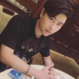 吃瓜视频张津瑜主播大秀,惊艳网友眼球