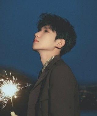 王源吃菊瓜视频