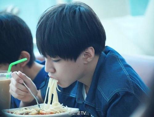 王俊凯工作室吃瓜视频,揭秘娱乐圈幕后故事